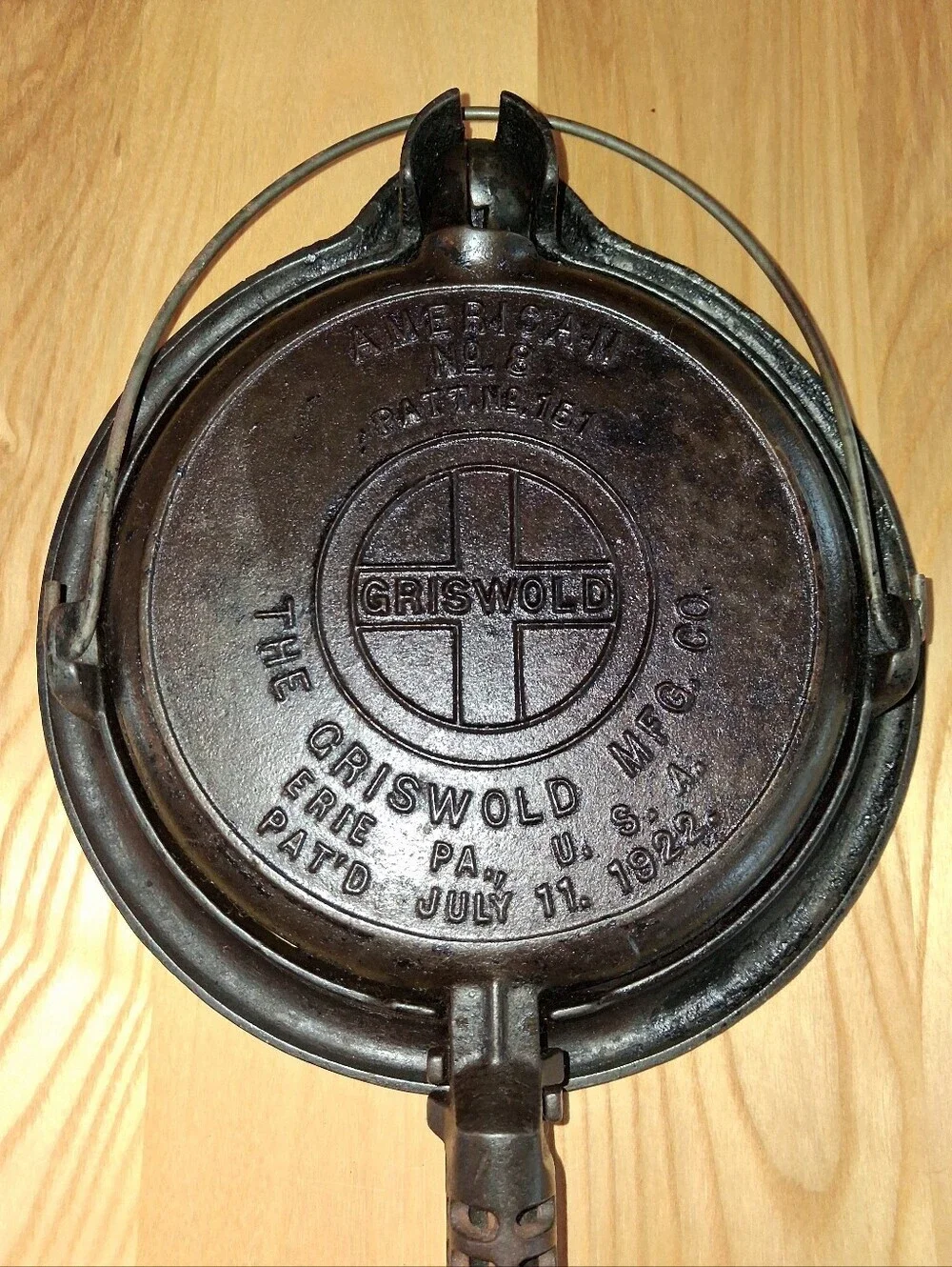 Griswold #8 Waffle Iron With Base